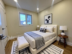 2531 Cavendish Dr in Burlington, ON - Building Photo - Building Photo