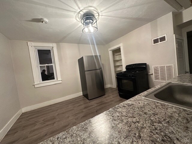 16 Bradley St in Putnam, CT - Building Photo - Building Photo