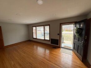 104 Marable St in Ashland City, TN - Building Photo - Building Photo