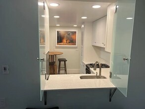 206 Avenue H in Redondo Beach, CA - Building Photo - Building Photo