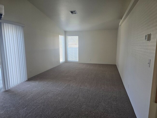 1151 Willow Ln in Grants Pass, OR - Building Photo - Building Photo