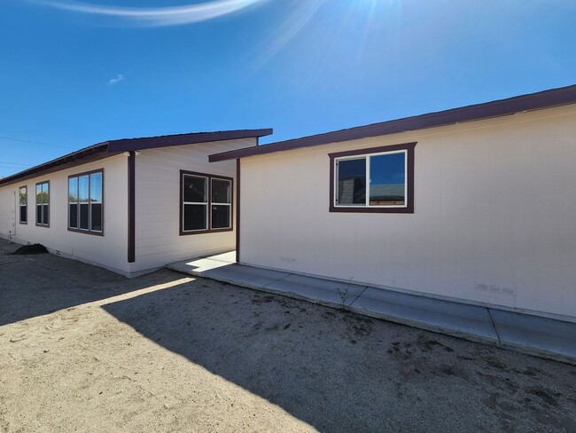 6603 Star Dune in Twentynine Palms, CA - Foto de edificio - Building Photo