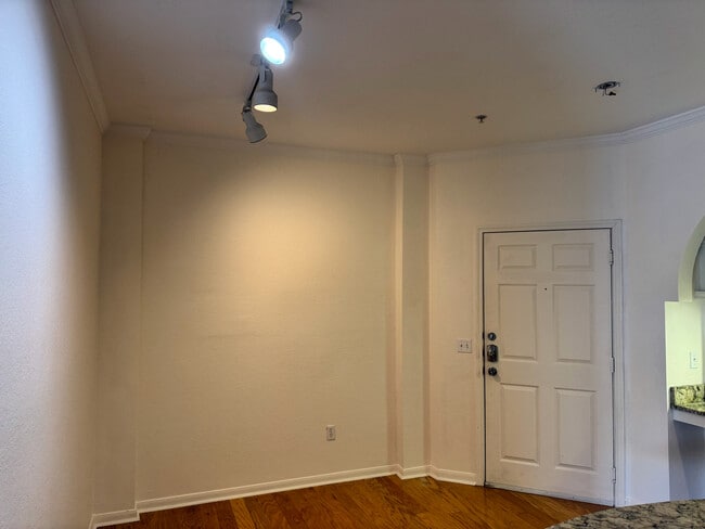 860 N Orange Ave, Unit 435 in Orlando, FL - Foto de edificio - Building Photo