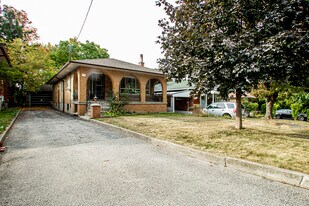 7 Sylla Ave in Toronto, ON - Building Photo