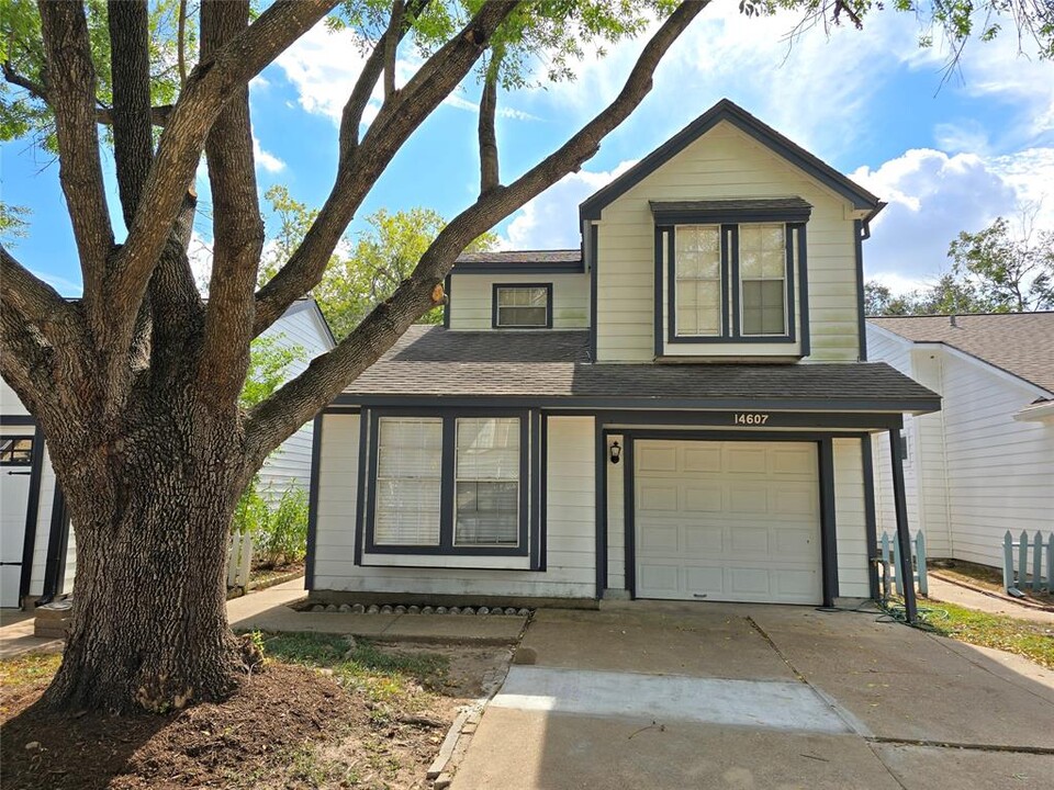 14607 Briton Cove Dr in Houston, TX - Building Photo