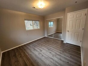 690 S 1st St in Dunsmuir, CA - Building Photo - Building Photo