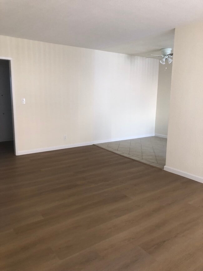 514 Gramercy S Pl, Unit 02 in Los Angeles, CA - Foto de edificio - Building Photo