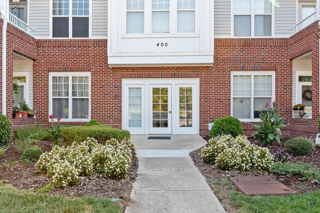 436 Eyam Hall Ln in Apex, NC - Building Photo