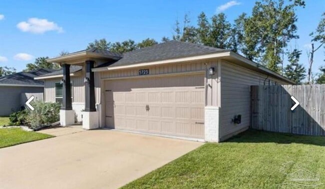 5723 Peach Dr in Milton, FL - Building Photo - Building Photo