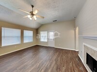 16911 Great Oaks Glen Dr in Houston, TX - Building Photo - Building Photo