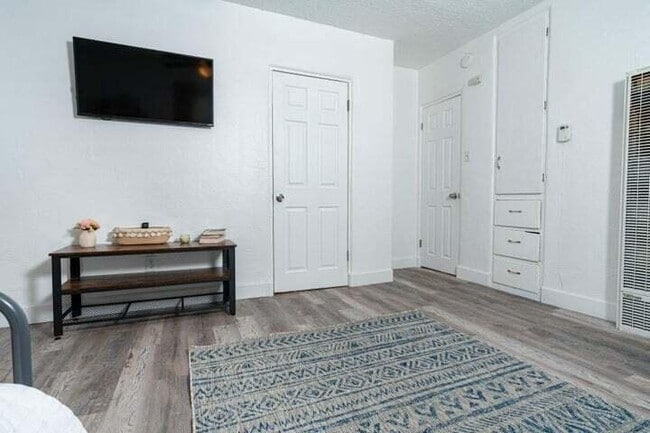 545 Cedar St SE in Albuquerque, NM - Building Photo - Building Photo