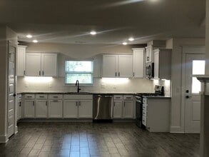 200 Palm St in Centerton, AR - Building Photo - Building Photo