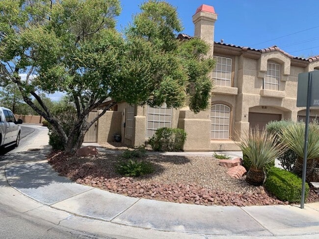 7604 Almeria St in Las Vegas, NV - Building Photo - Building Photo