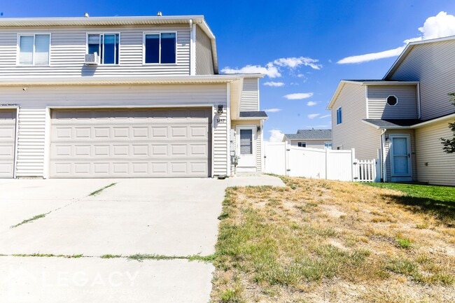 property at 3457 Applegate Dr