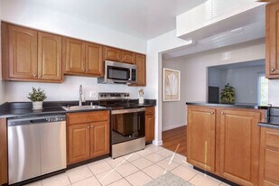 Olde Forge Townhomes in Nottingham, MD - Building Photo