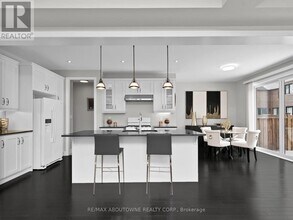 282 Bethpage Dr. in Oakville, ON - Building Photo - Building Photo