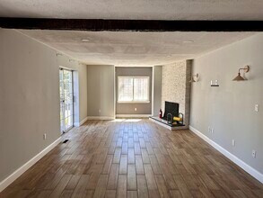 4 Driftwood Way in Ashland, MA - Building Photo - Building Photo