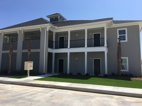 Perdido Isle Apartment Homes in Orange Beach, AL - Foto de edificio - Building Photo