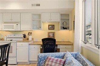 216 Goddard Row in Newport, RI - Building Photo - Building Photo