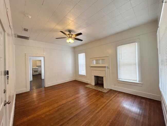 1104 Polk St in Wichita Falls, TX - Building Photo - Building Photo