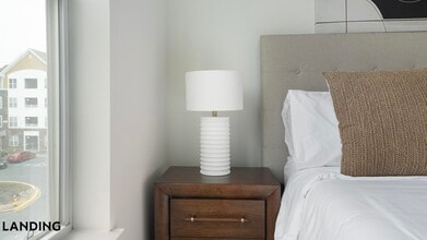 909 Mansion Dr, Unit 750-407 in Frederick, MD - Foto de edificio - Building Photo