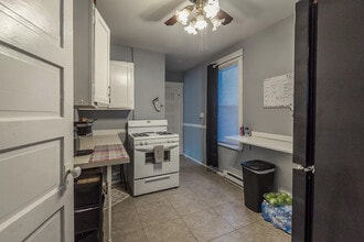 4 1/2 Hibbard St, Unit DOWN in Amsterdam, NY - Foto de edificio - Building Photo