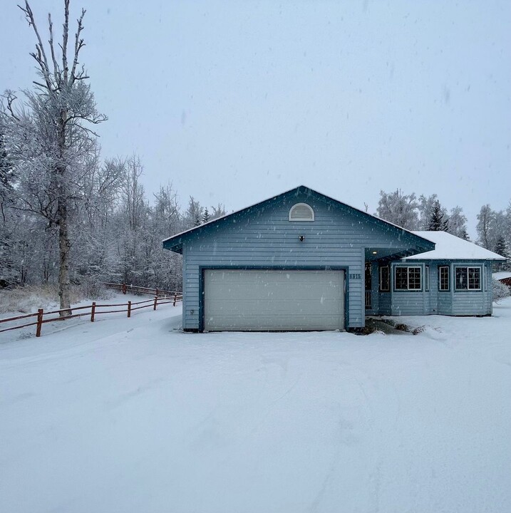 8915 E Central Pkwy in Palmer, AK - Building Photo