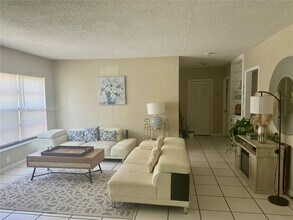 3310 Auburn Blvd in Fort Lauderdale, FL - Building Photo - Building Photo