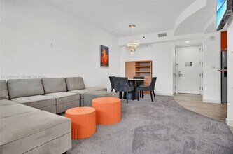 1395 Brickell Ave, Unit 3311 in Miami, FL - Building Photo - Building Photo