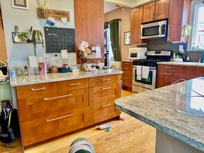 97 Dover St, Unit 2 in Somerville, MA - Building Photo - Building Photo