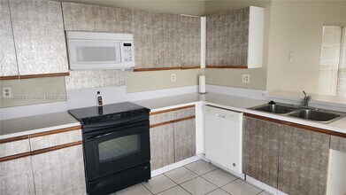 10628 SW 118th Pl in Miami, FL - Building Photo - Building Photo