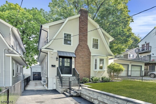 317 Montclair Ave in Newark, NJ - Building Photo - Building Photo