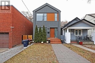 707 Mortimer Ave in Toronto, ON - Building Photo