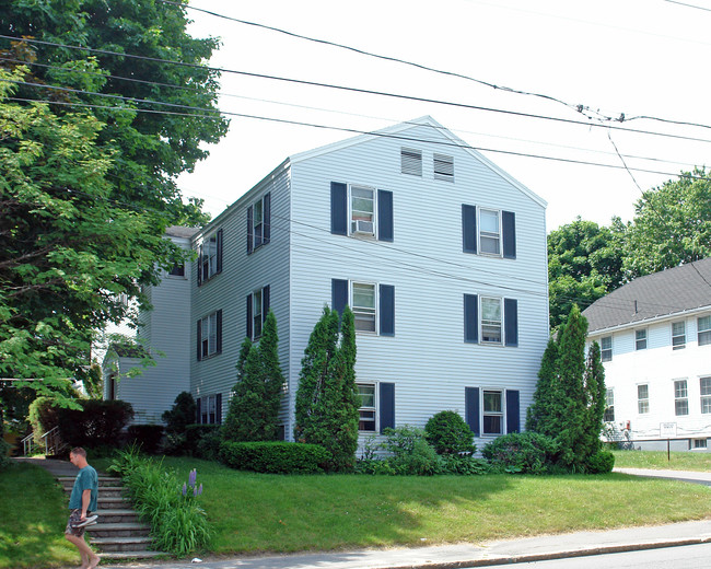 180 Woodford St in Portland, ME - Foto de edificio - Building Photo