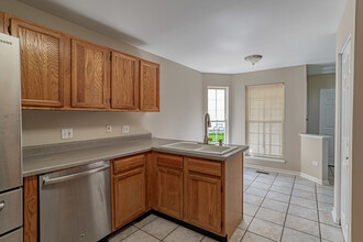 1148 Westminster Ln in Elk Grove Village, IL - Building Photo - Building Photo