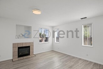 406 Cape May Ct in Pittsburg, CA - Building Photo - Building Photo