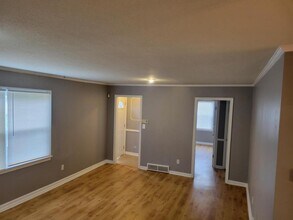 7506 Rainbow Dr in Prairie Village, KS - Building Photo - Building Photo