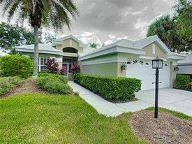 539 Fallbrook Dr in Venice, FL - Building Photo