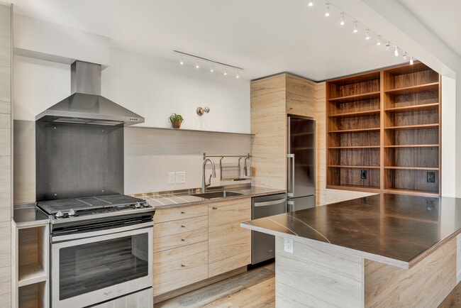 property at 1416 O St