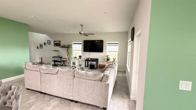 1046 Grantham Ln in Palm Bay, FL - Building Photo - Building Photo