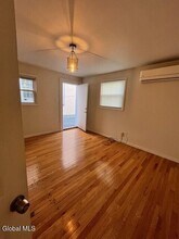 104 S Ferry St in Schenectady, NY - Building Photo - Building Photo