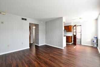 1705 Valley Forge Way-Unit -2 in Louisville, KY - Building Photo - Building Photo