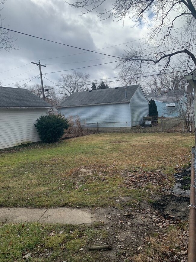 1746 Watkins Dr in Toledo, OH - Building Photo - Building Photo