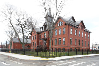 Chestnut Park Apartments in Holyoke, MA - Building Photo - Building Photo