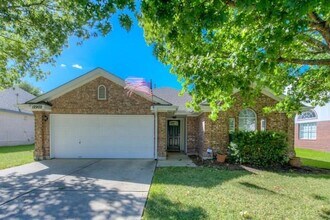 12902 Partridge Bend Dr in Austin, TX - Foto de edificio - Building Photo