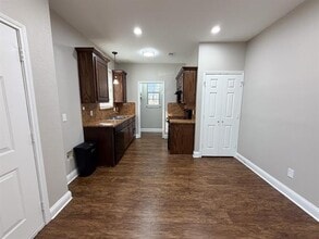 1203 N Clay St in Ennis, TX - Building Photo - Building Photo