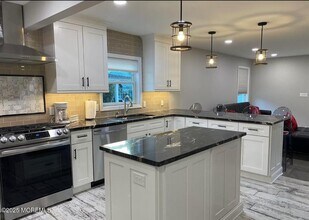 37 Brown Pl in Ocean Township, NJ - Building Photo - Building Photo