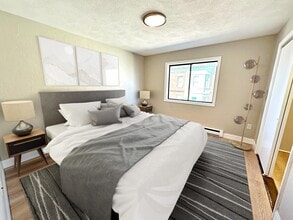 89 Cottage St in Boston, MA - Foto de edificio - Building Photo