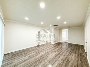 5917 Laurel Canyon Blvd, Unit 7 in Los Angeles, CA - Building Photo - Building Photo