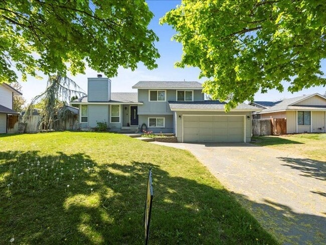 8307 W Grand Ronde Pl in Kennewick, WA - Building Photo - Building Photo